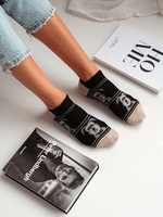 Frauenfüße Hunde Snauzers