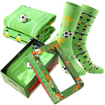 Grüne Herrensocken mit Fußballmuster